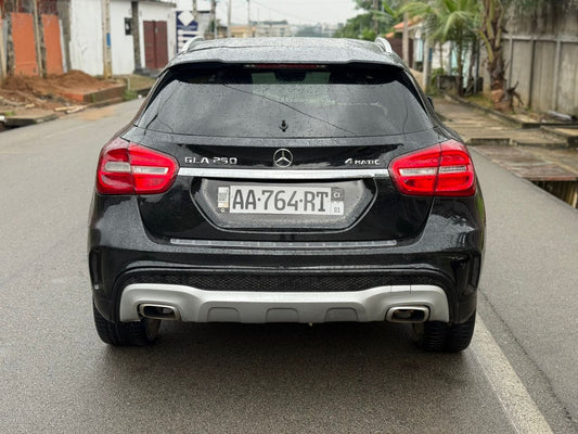 Mercedes GLA 250 Fulls Options 2016